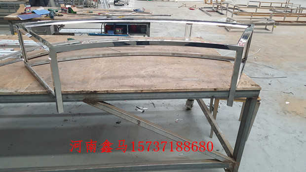 不忘初心珠寶展柜制作現(xiàn)場實(shí)圖.jpg