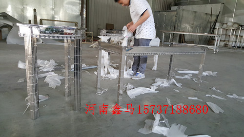 金玉滿堂珠寶展柜制作加工現(xiàn)場.jpg